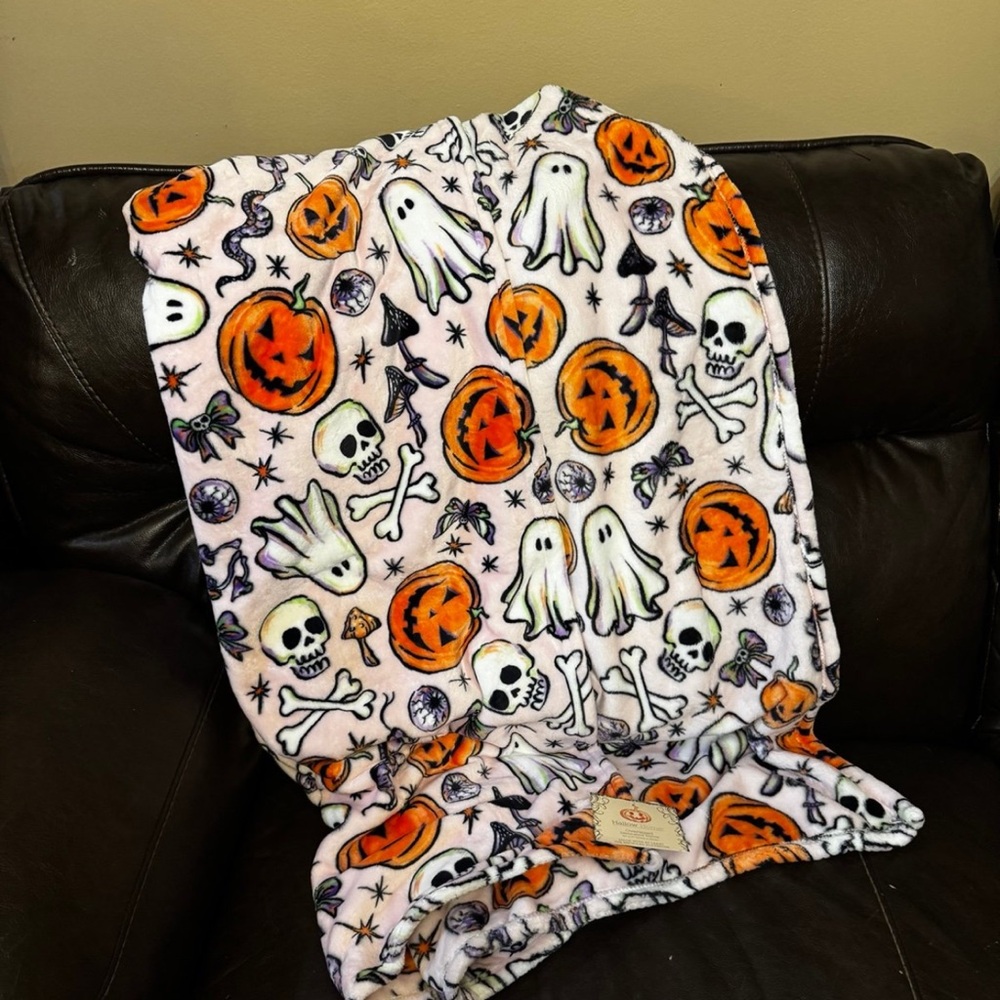 Spooky Halloween Blanket with Ghosts and Pumpkins